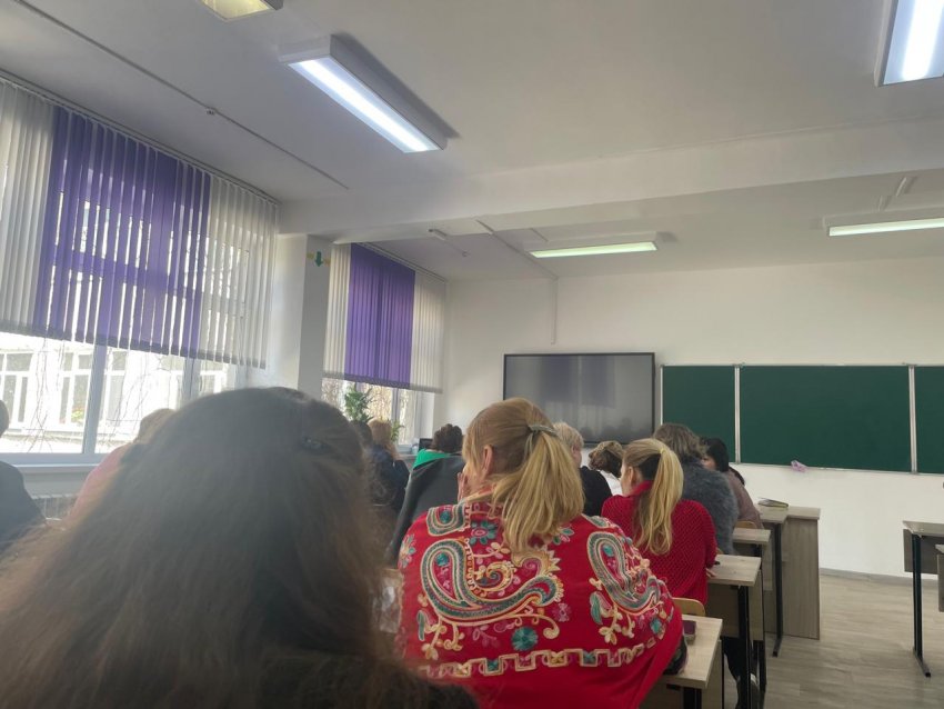 В гимназии № 40, 22 апреля прошло родительское собрание на тему: «Рациональное питание обучающихся во время пребывания в школе как один из ключевых факторов поддержания их здоровья и эффективности обучения» (5-7 классы)