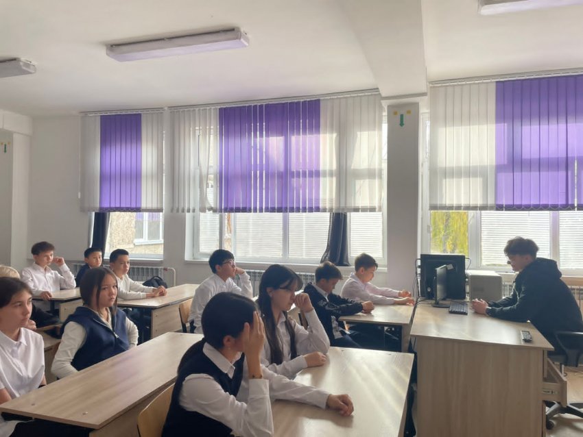 В ходе классного часа на тему «Каким может быть питание школьника» учащиеся 1–7 классов познакомились с основами правильного и разнообразного питания. Ребята узнали, какие продукты полезны для роста, развития и хорошего самочувствия.